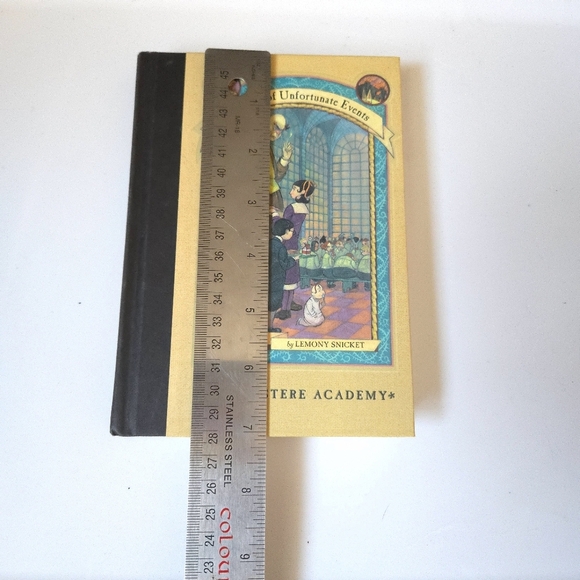 A Series of Unfortunate Events ,The Austere Academy Hardcover Book #5 - Picture 5 of 5